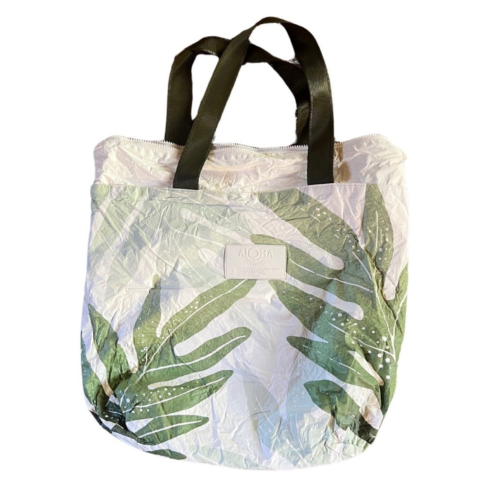 ❌ S O L D ❌  Aloha Collection day Tripper Bag Like new. Small flaw